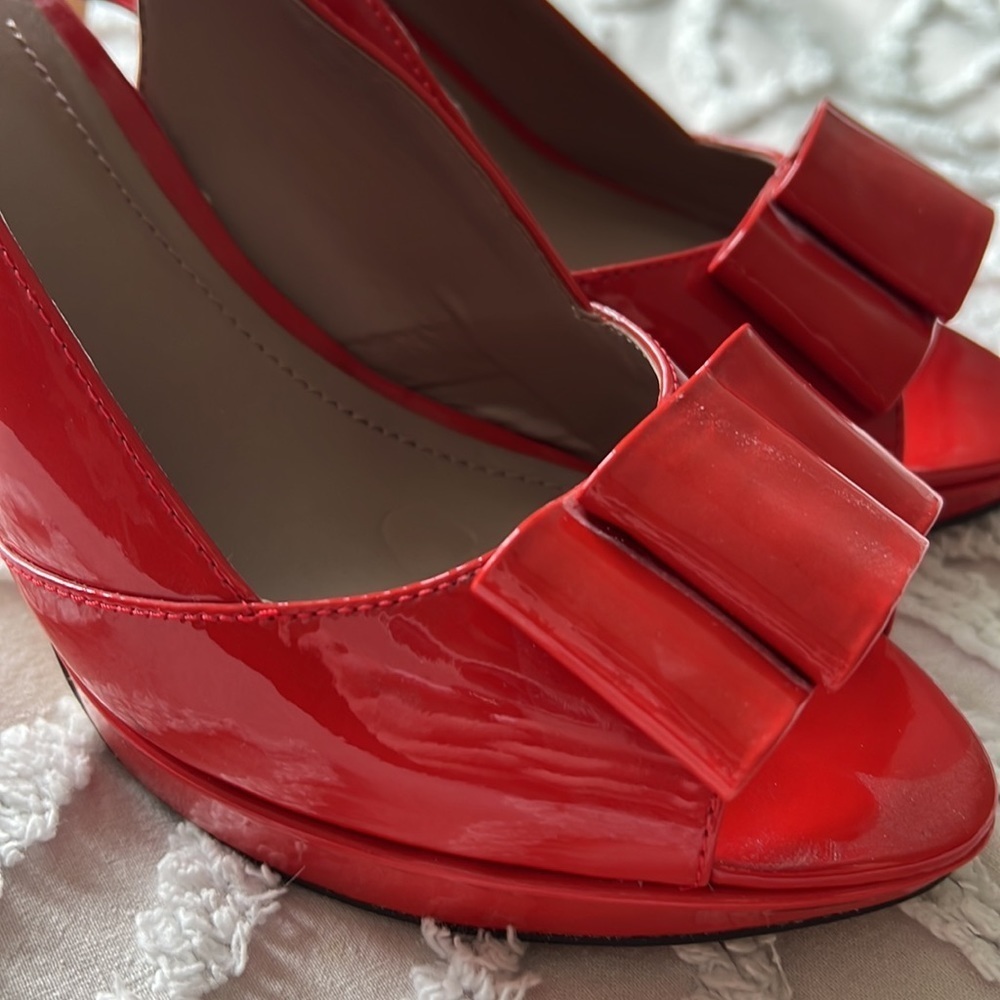 Vince Camuto - bright coral patent leather heels - Picture 3 of 9